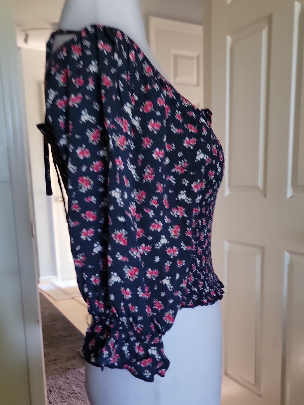June &Ivy Cropped Top - Picture 2 of 7